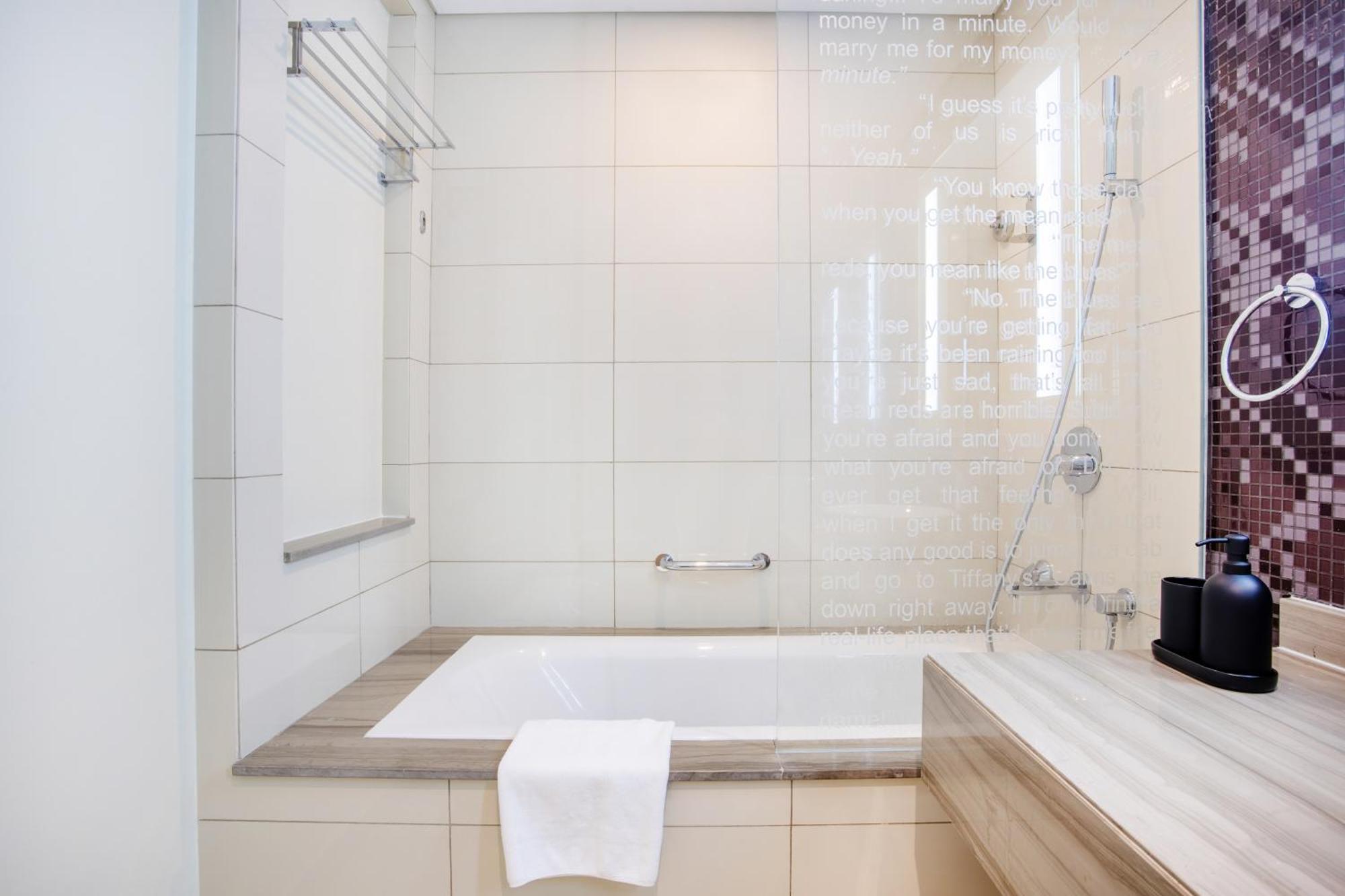 Wehost - Sophisticated 2br With Large Private Terrace & Direct Pool Access Apartment *